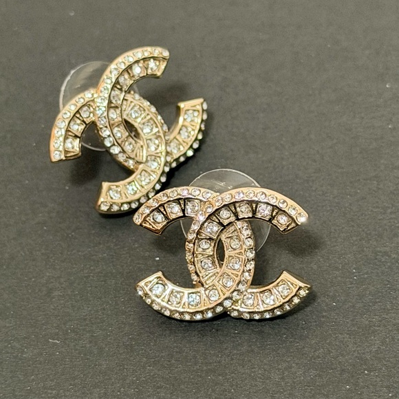 CHANEL STUD EARRINGS - Picture 2 of 6